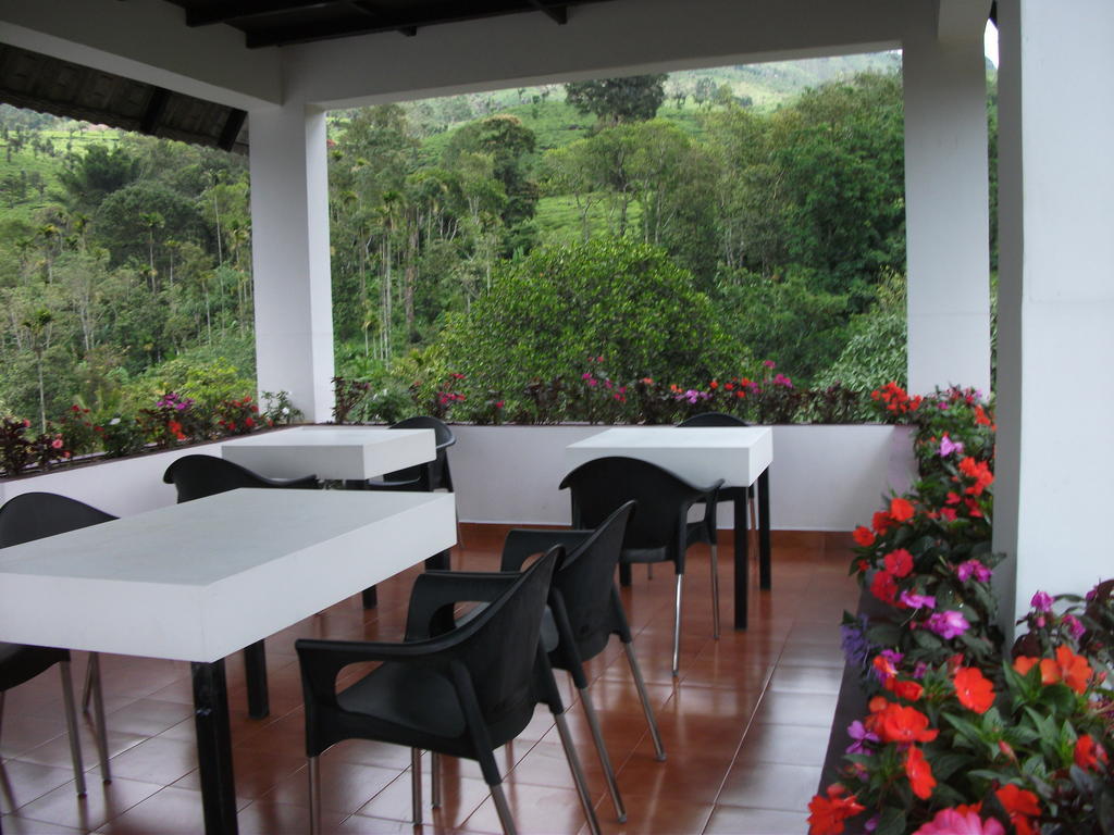 Gruenberg Tea Plantation Haus Acomodação com café da manhã Munnar Exterior foto